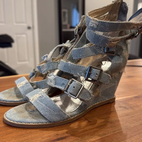 Matisse Denim Wedge Sandals - Picture 4 of 7